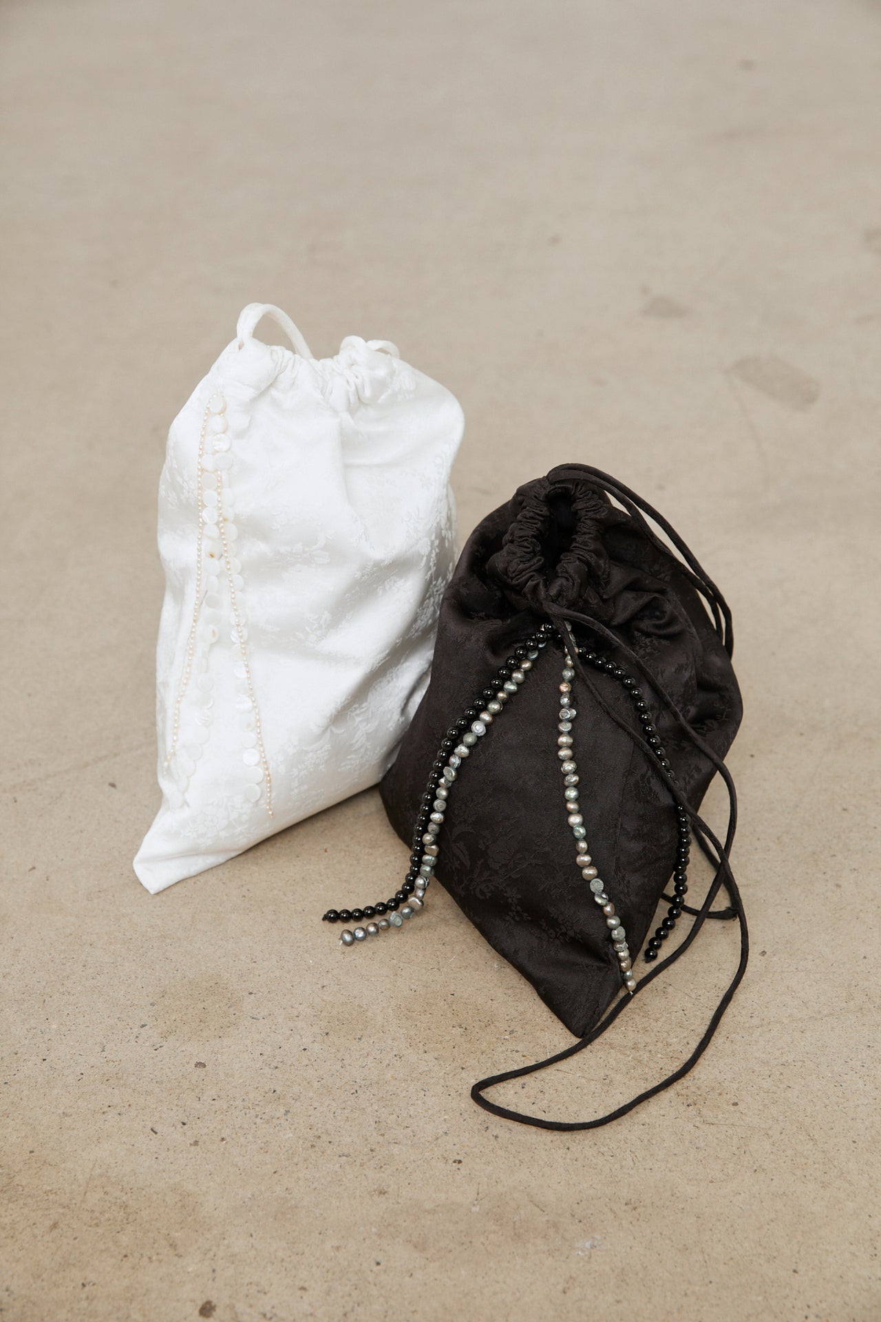 MONTE SILK BAG - WHITE